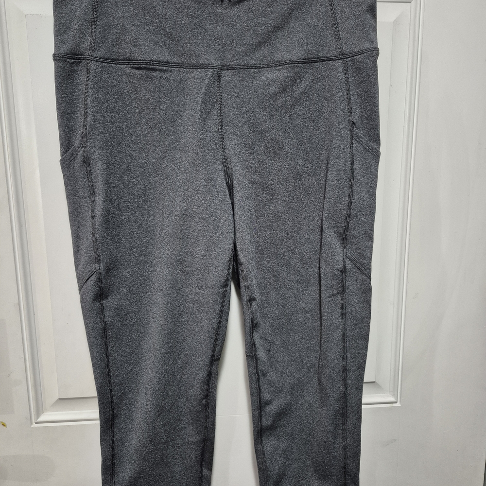 Tek Gear Women's Charcoal Capris